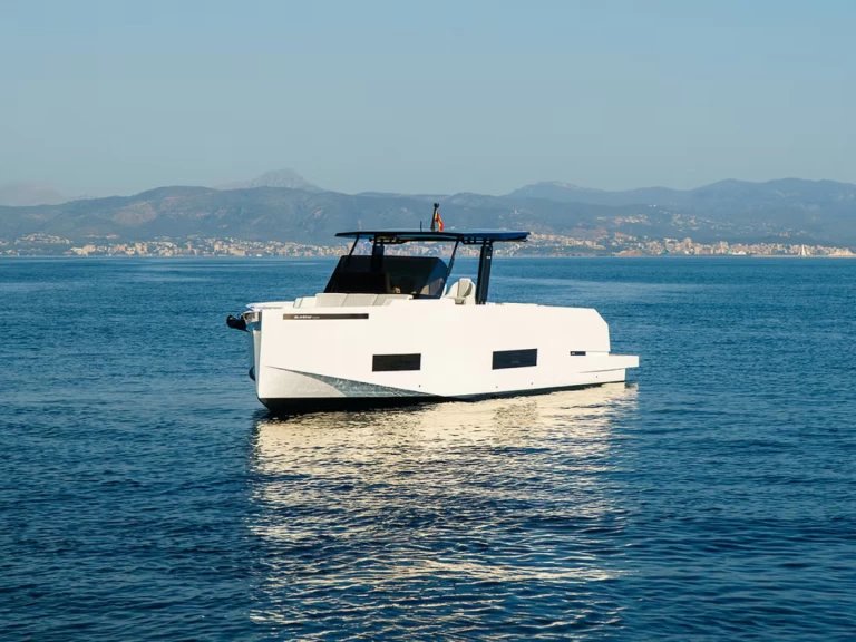 Location Bateau à moteur De Antonio avec permis