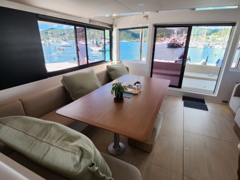 Louez un 15 BALI 5.8 à Port Cogolin