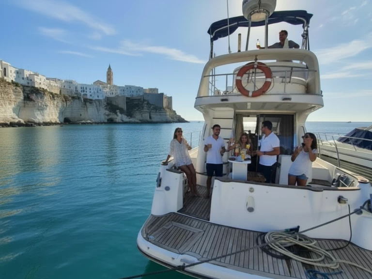 Location bateau ASTINOR 36 fly à Polignano a Mare sur Samboat