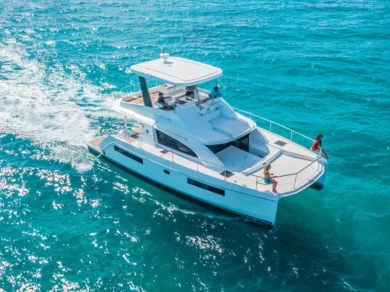 Boat rental Leopard Leopard 43 Powercat in Miami on Samboat