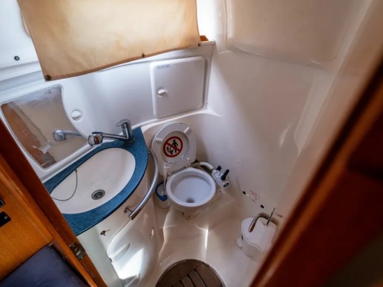 Louez un Bavaria Bavaria 30 Cruiser à Páleros