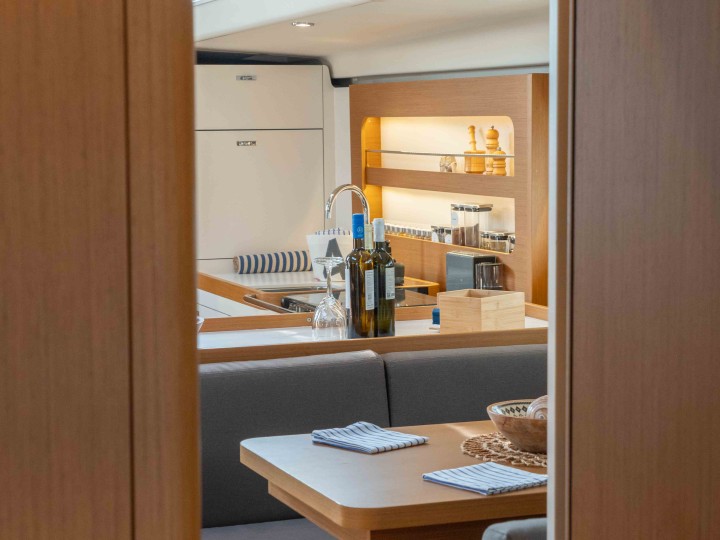 Location bateau Lávrio pas cher First Yacht 53