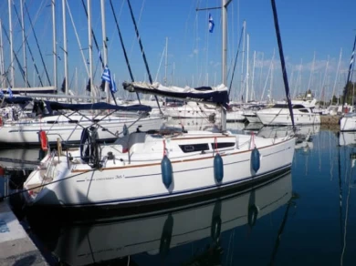 Hire Sailboat Jeanneau with a boat licence