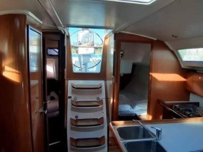 Location bateau Bénéteau Oceanis 37 à Páleros sur Samboat
