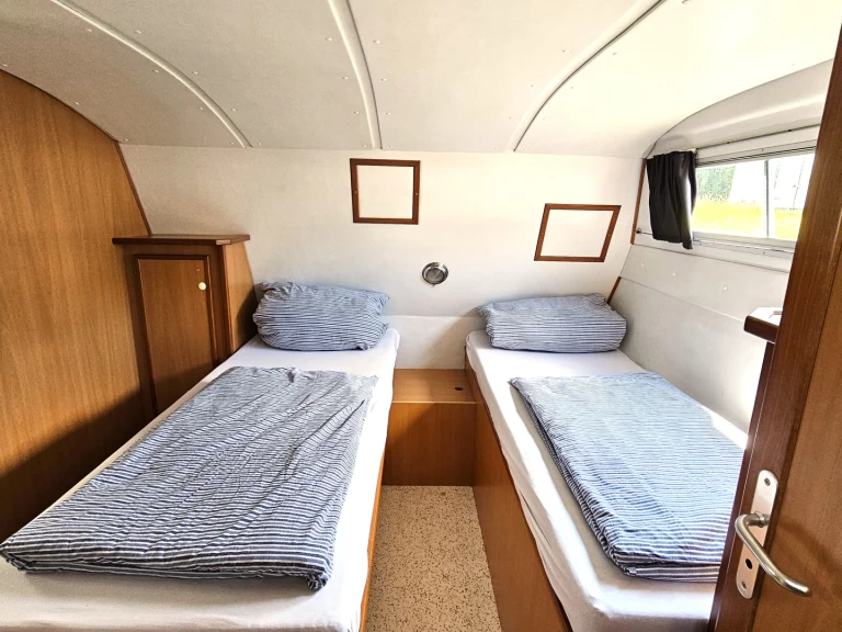 Bateau à moteur à louer à Lübz au meilleur prix