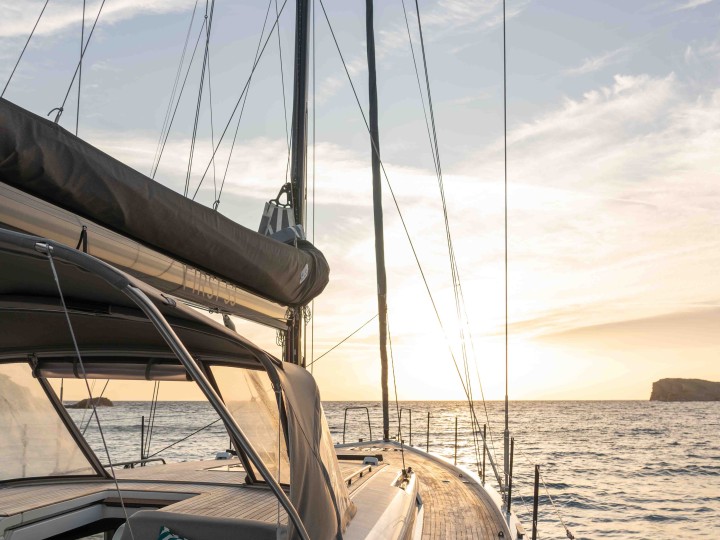 Louer Voilier avec ou sans skipper Bénéteau à Lávrio