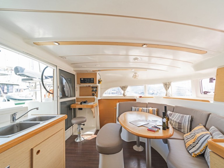 Louez un Lagoon Lagoon 380 à Kavála