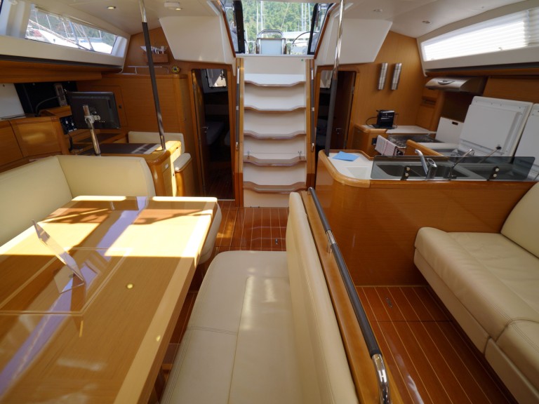 Location bateau Rhodes (Ville) pas cher Jeanneau 57