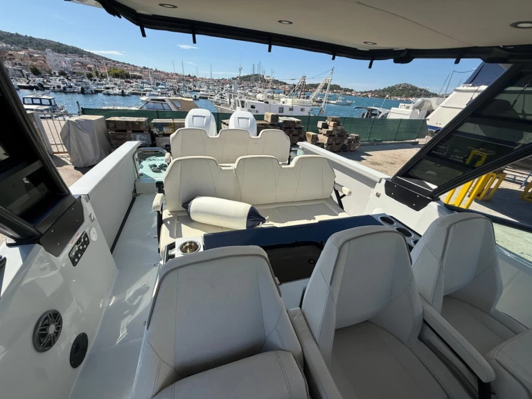 Location Bateau à moteur à Sukošan - Saxdor Saxdor 320 GTO