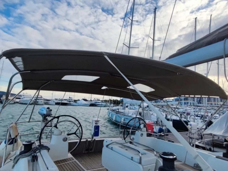 Louez un Jeanneau Sun Odyssey 519 à Lefkáda