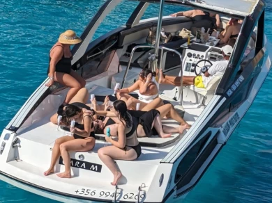 Båtuthyrning Custom Made Para 36s i Sliema på Samboat 