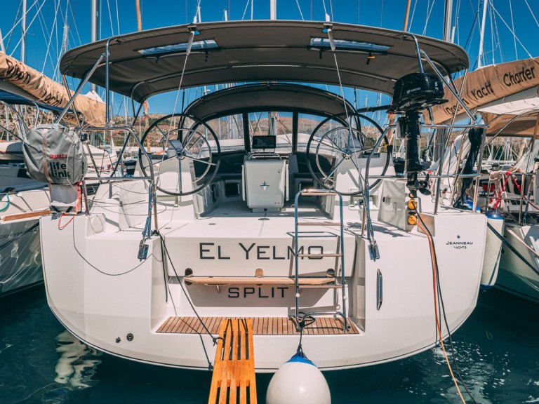 Location bateau Saint-George pas cher Jeanneau 54