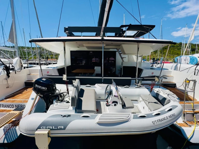 Louez un Fountaine Pajot Saba 50 à Primošten