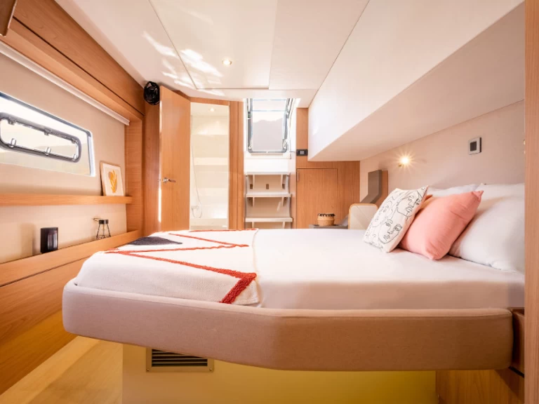 Catamaran à louer à Lávrio au meilleur prix