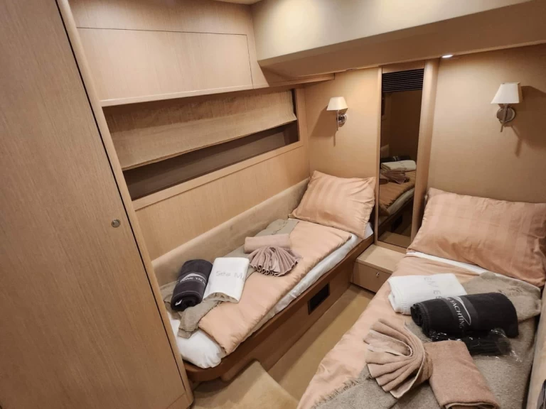 Princess Princess 62 a louer à Podstrana