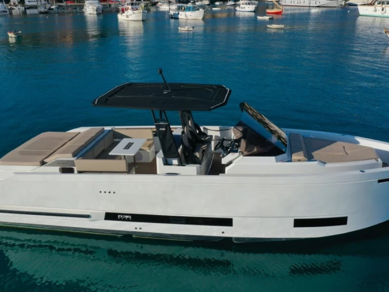 Location Bateau à moteur De Antonio avec permis