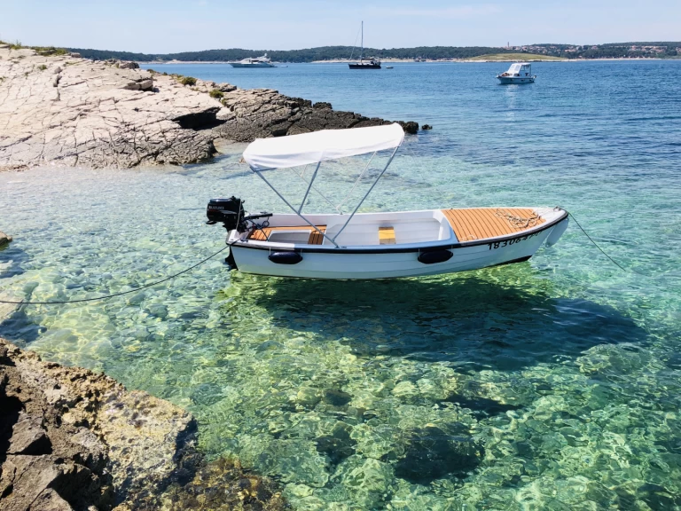 Location Bateau à moteur Učka avec permis