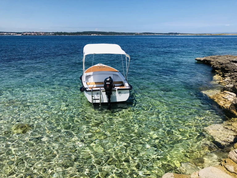 Bateau à moteur à louer à Medulin au meilleur prix