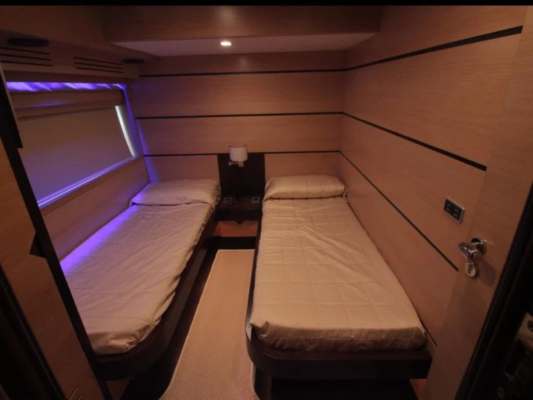 Location bateau Leopard Leopard 23 à Gardens Yacht Marina sur Samboat