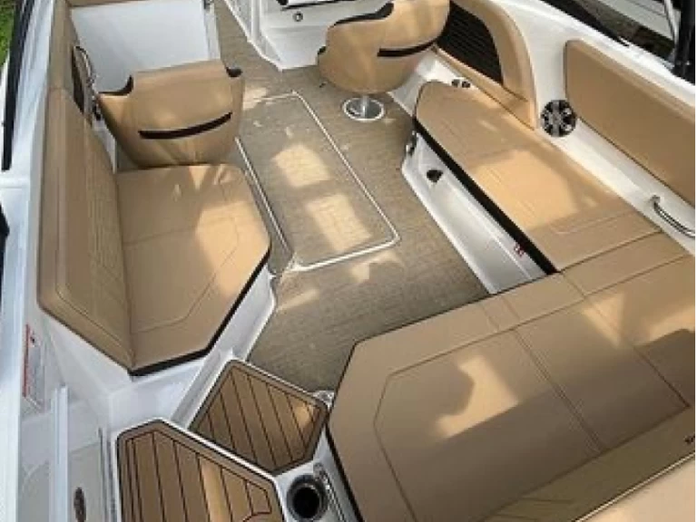 Location bateau Sea Ray SPX 230 à Thonon-les-Bains sur Samboat