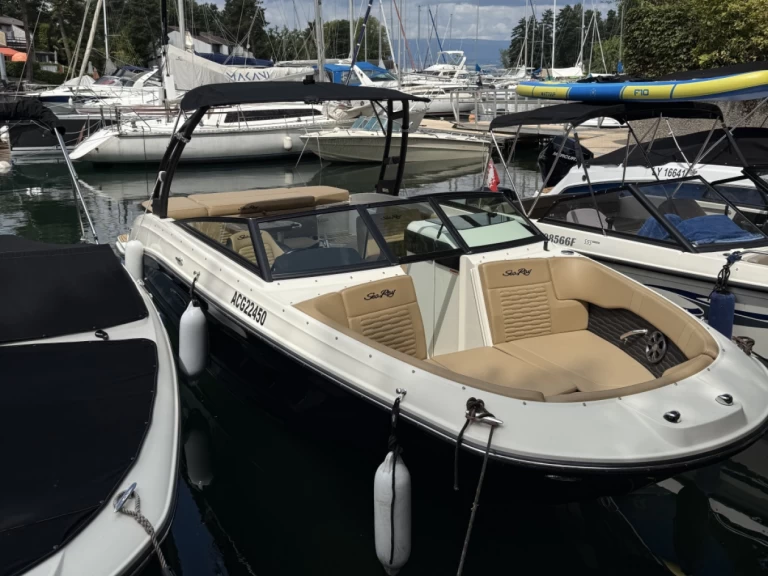 Bateau à moteur à louer à Thonon-les-Bains au meilleur prix