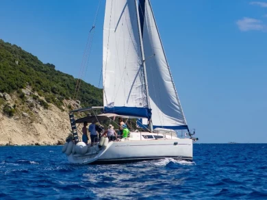 Yacht hire Nikiána cheap Sun Odyssey 36