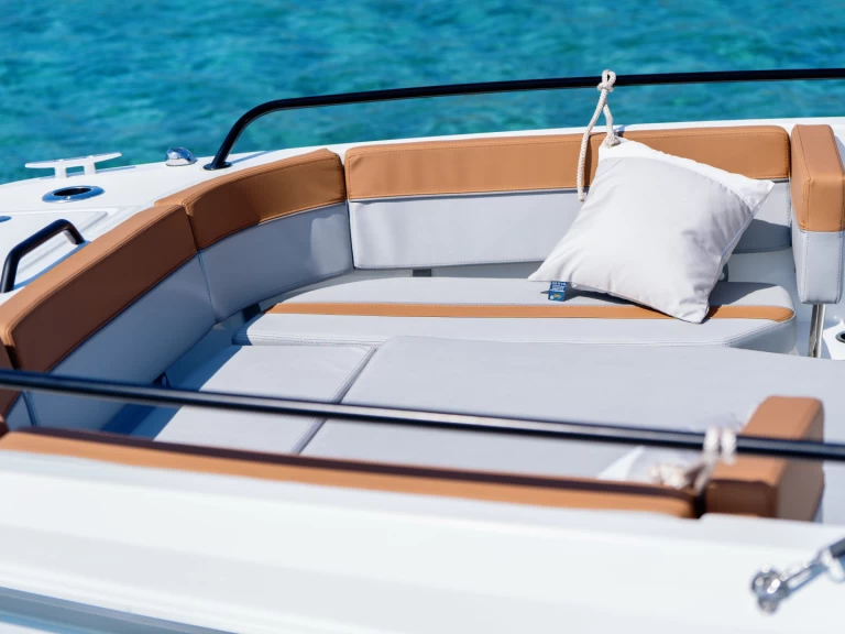 Louer Bateau à moteur avec ou sans skipper Bénéteau à Port Mahon