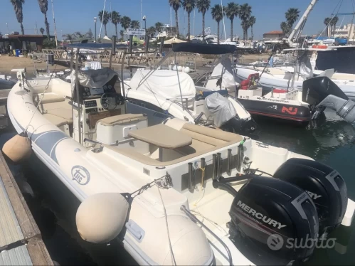 Location Semi-rigide TECNO avec permis