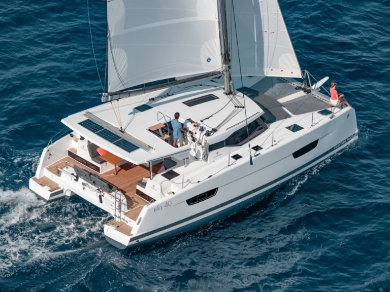 Location bateau Fountaine Pajot Isla 40 à Cagliari sur Samboat