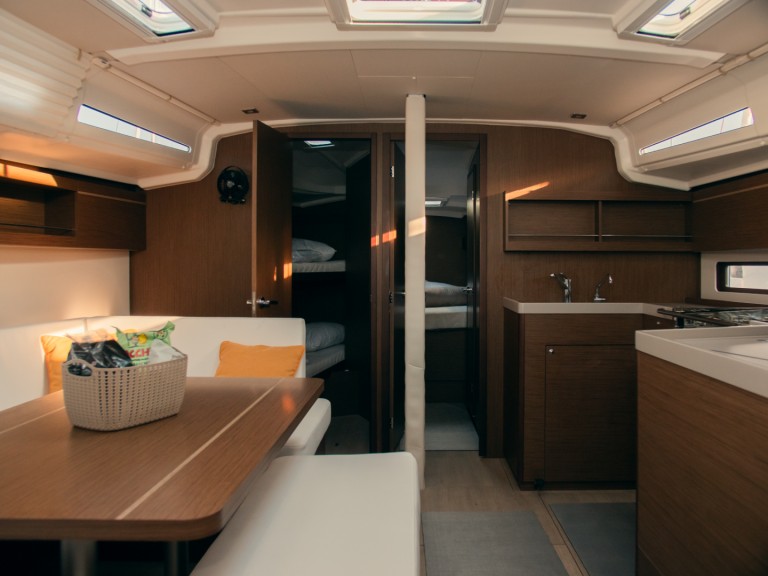 Location bateau Bénéteau Oceanis 40.1 à Olbia sur Samboat