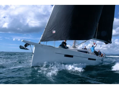 Yacht charter Castiglioncello - More Boats More 40 on SamBoat