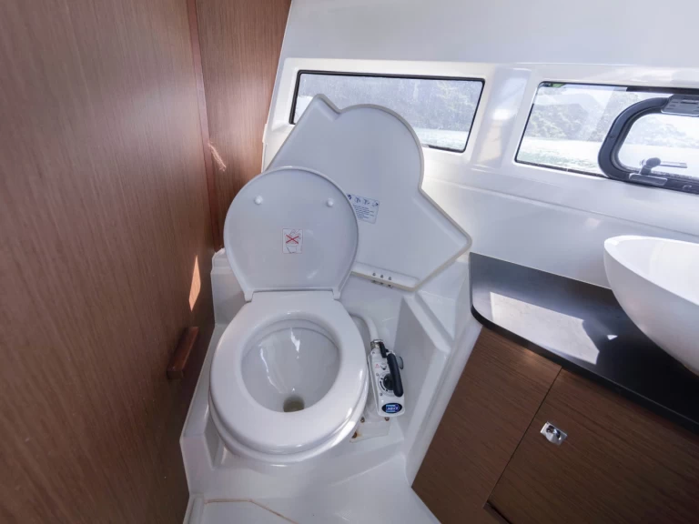 Bateau à moteur à louer à Phường Hiệp Bình Chánh au meilleur prix