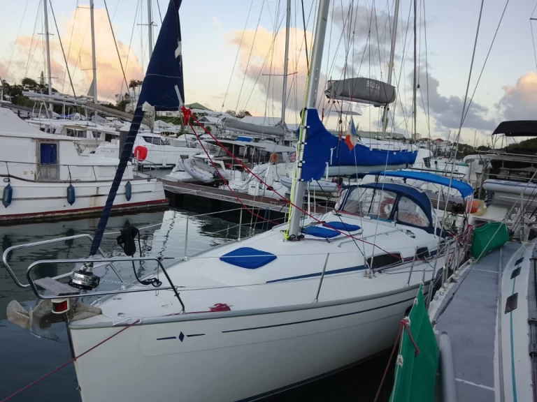 Location bateau Pointe-à-Pitre pas cher 34 cruiser