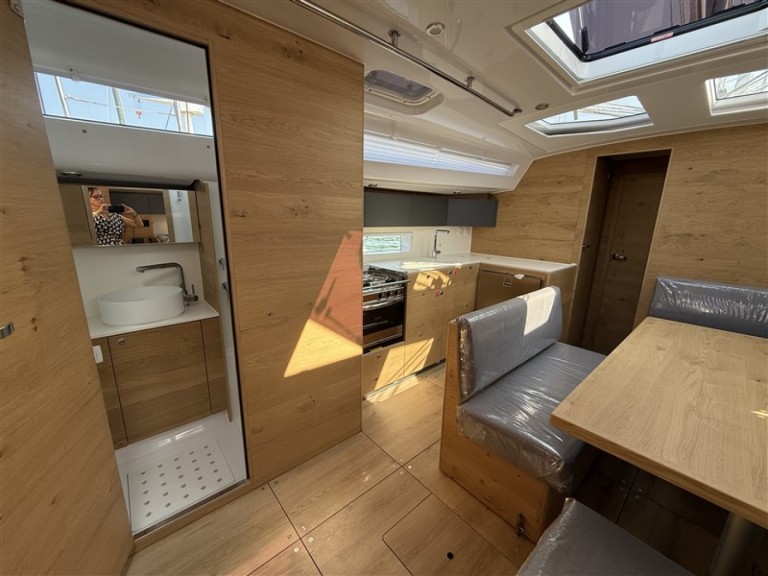 Location à Pula - Elan Impression 45 sur SamBoat