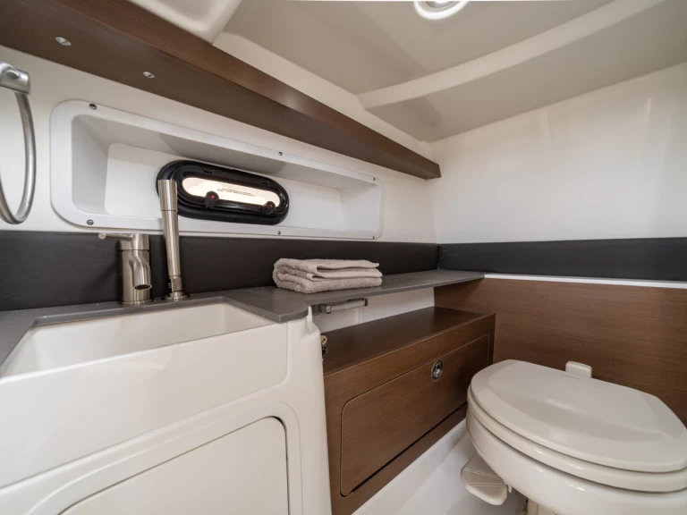 Bateau à moteur à louer à Port de Port Mahon au meilleur prix