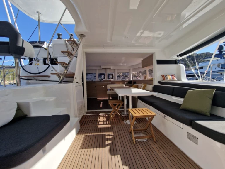 Location bateau Lagoon Lagoon 43 à Bas du Fort sur Samboat