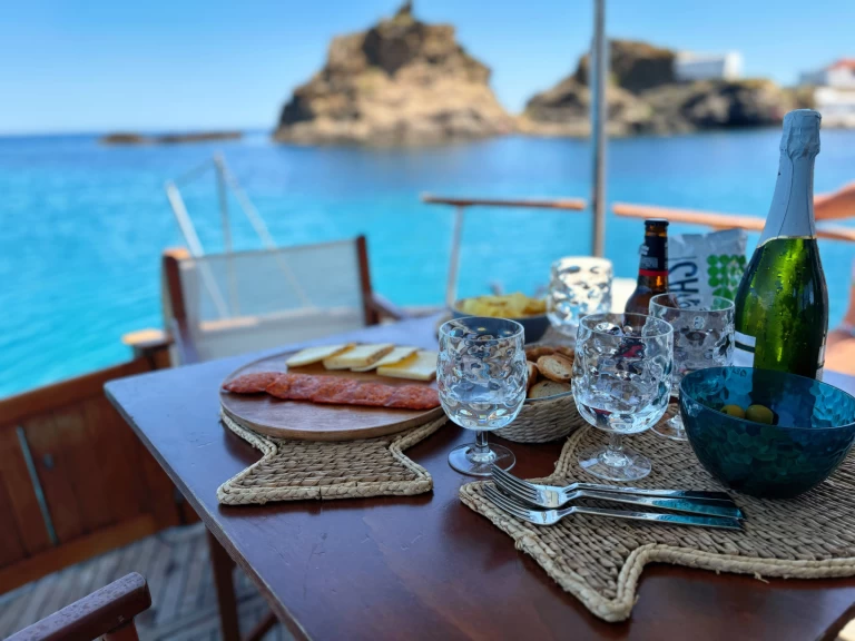 Bateau à moteur à louer à Port Mahon au meilleur prix