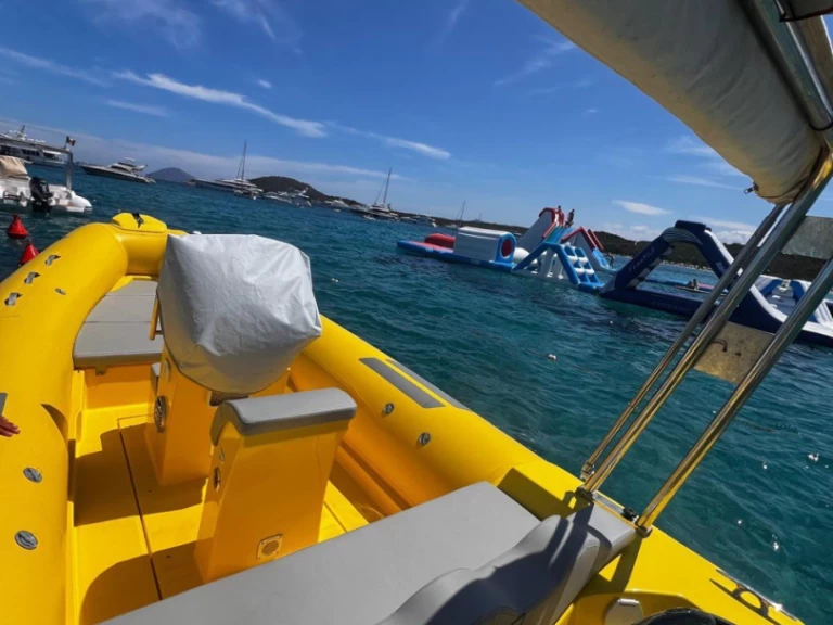 Louez un DOMAR Domar f6 à Arzachena