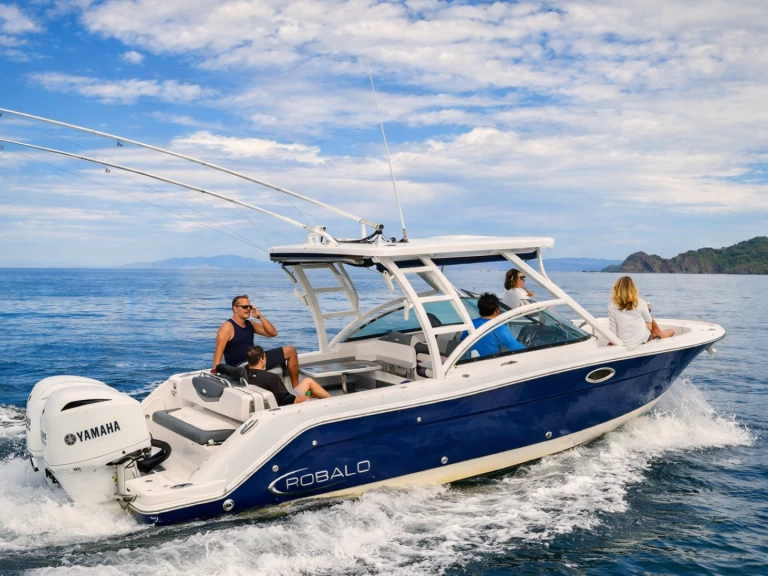 Bateau à moteur à louer à Coco Bay au meilleur prix