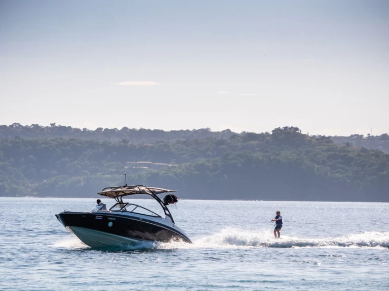 Location bateau Coco Bay pas cher Jet Boat 24 FT 