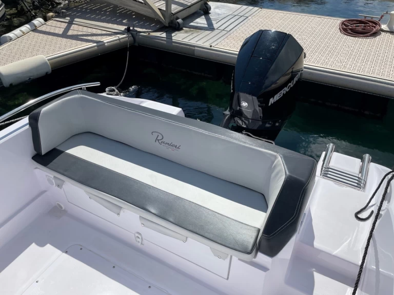 Location bateau Cavalaire-sur-Mer pas cher Voyager 23 s