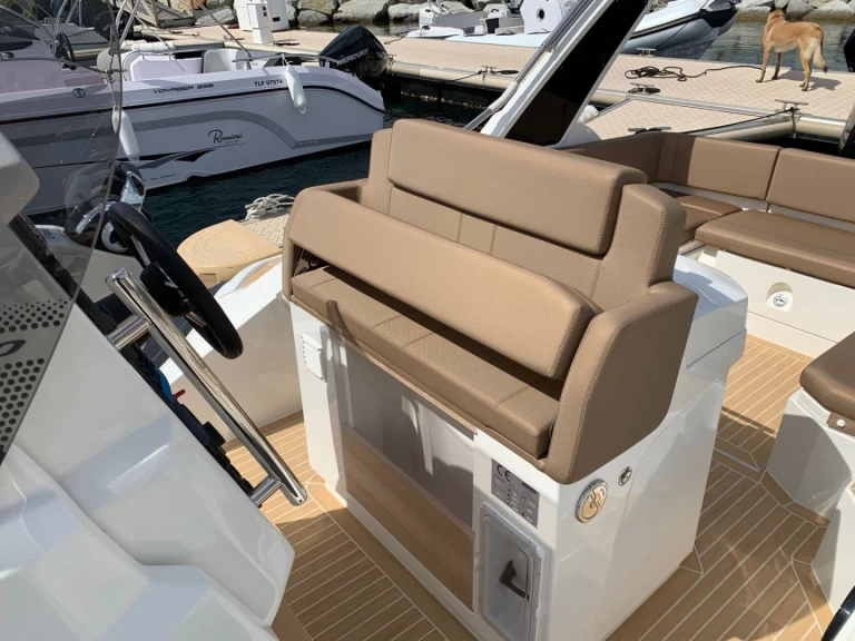 Location bateau Joker Boat Clubman 30 à Cavalaire-sur-Mer sur Samboat