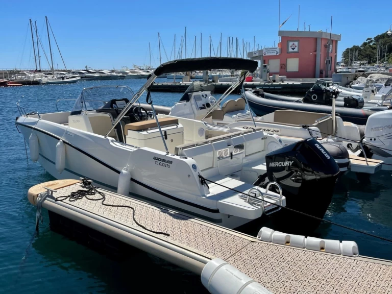 Louer Bateau à moteur avec ou sans skipper Quicksilver à Cavalaire-sur-Mer
