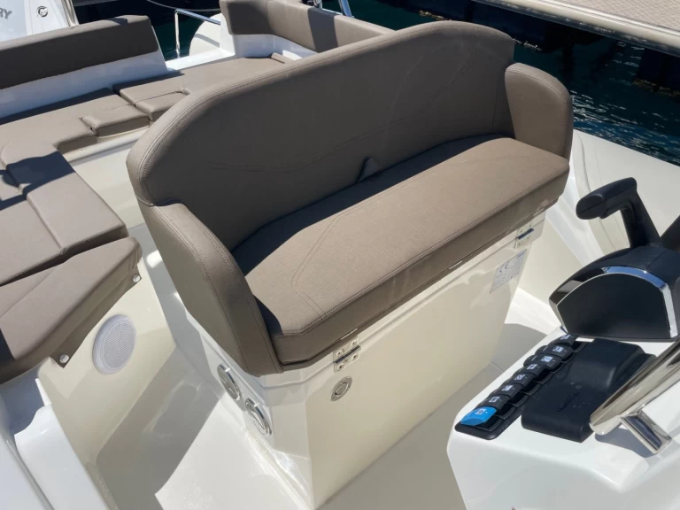 Location Semi-rigide Joker Boat avec permis