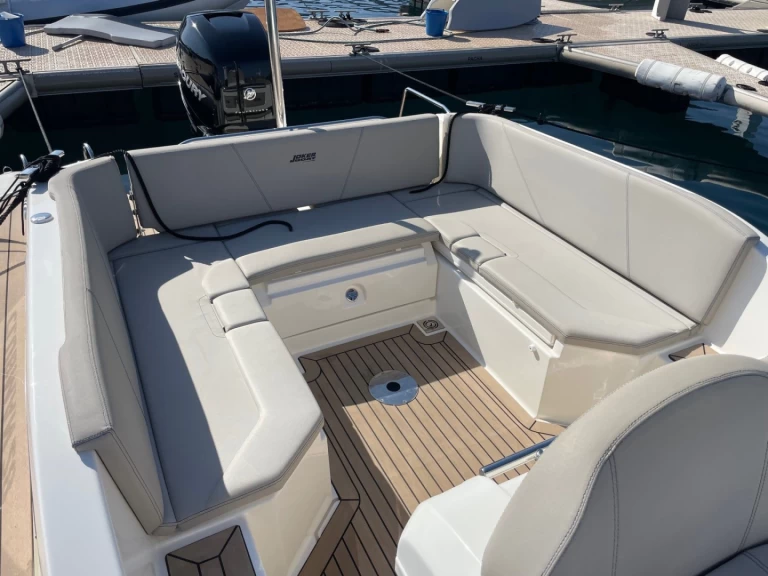 Location Semi-rigide à Cavalaire-sur-Mer - Joker Boat JOKER 28