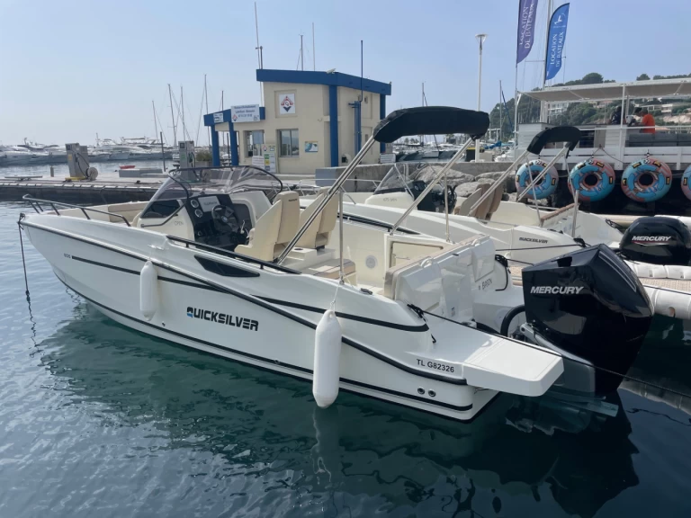 Location Bateau à moteur à Cavalaire-sur-Mer - Quicksilver QUICKSILVER 805