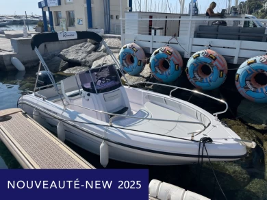 Ranieri Voyager 19 S charter bareboat or captained in  Cavalaire-sur-Mer