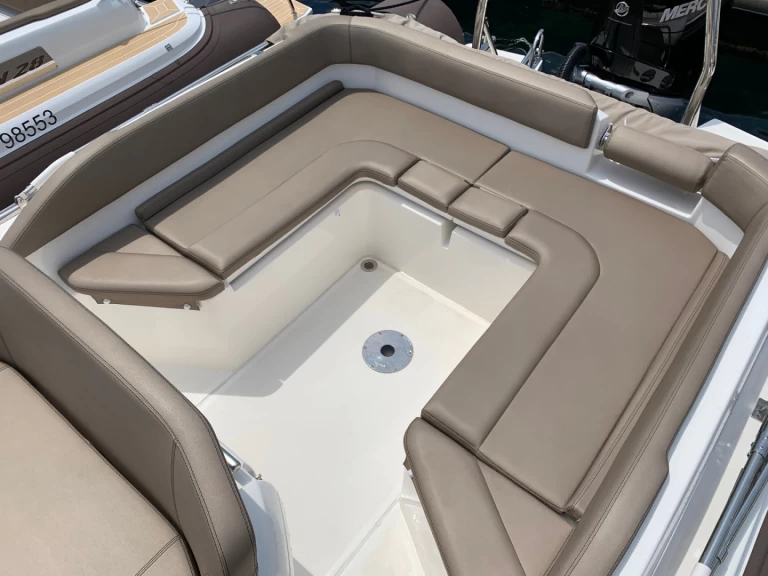 Location Semi-rigide Joker Boat avec permis