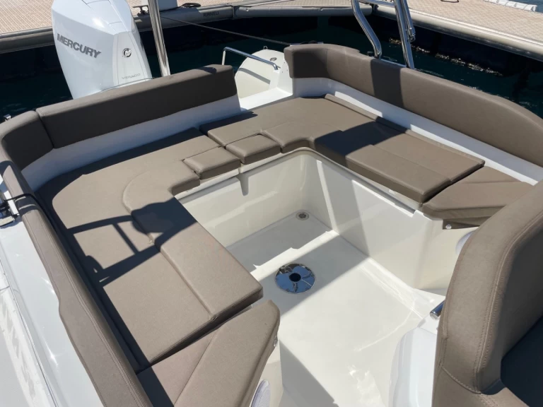 Location à Cavalaire-sur-Mer - Joker Boat Clubman 24 sur SamBoat