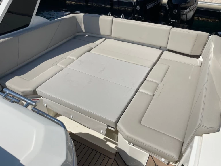 Location Semi-rigide Joker Boat avec permis